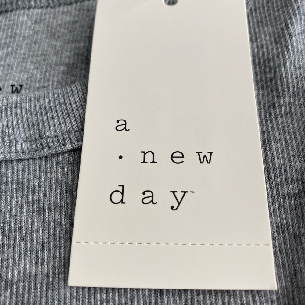A New Day Gray Fitted Tank Top size Large - Picture 2 of 4